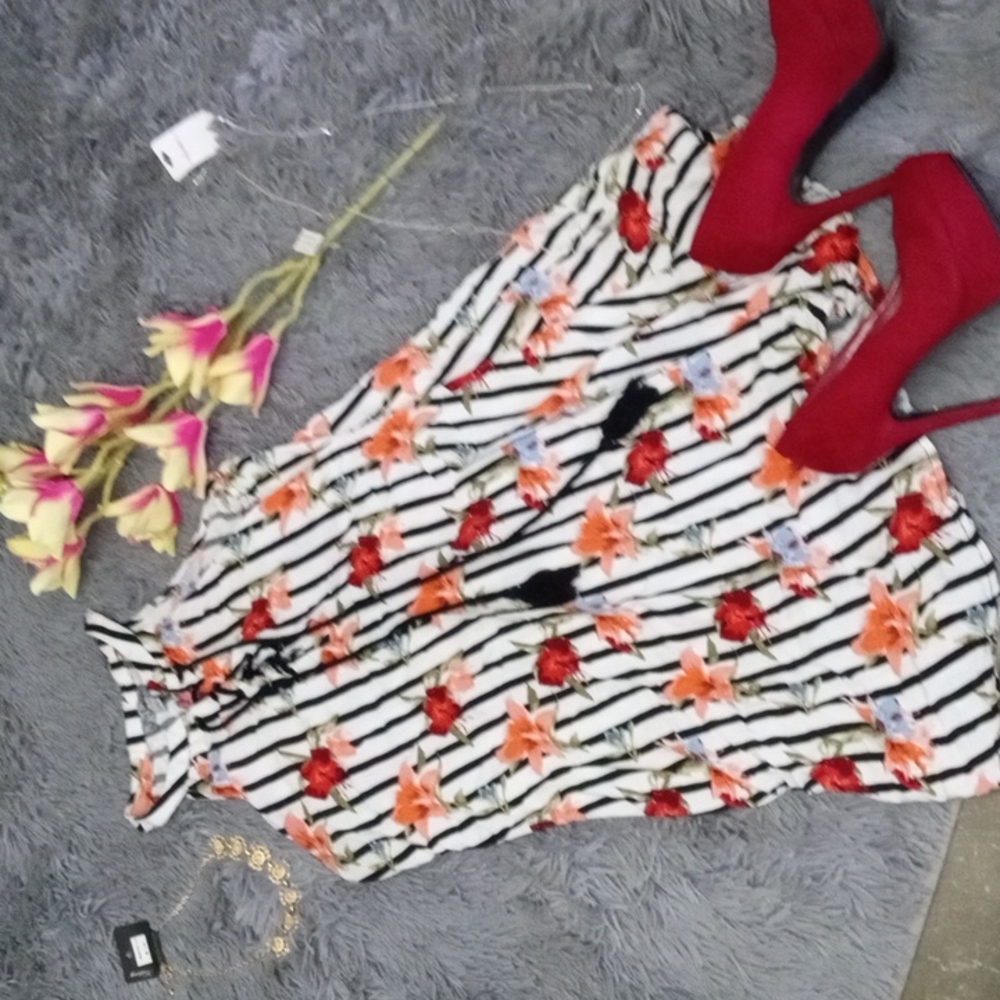 Dress justify NWOT women's small or girls lg